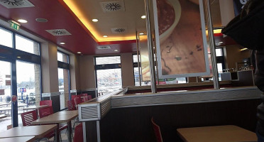 Burger King Airport inside