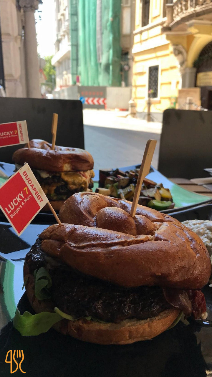 Lucky 7 Burgers Bent