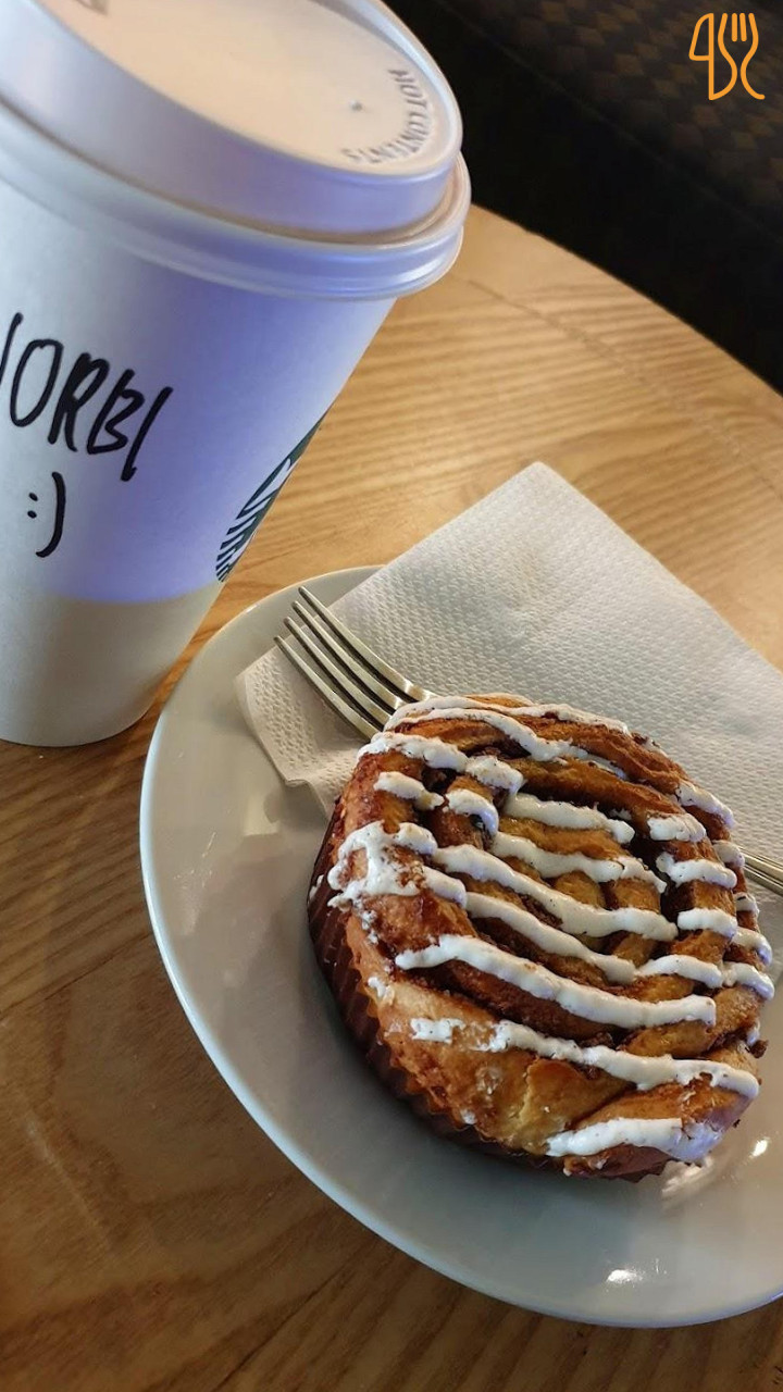 Starbucks Westend Terasz Étel