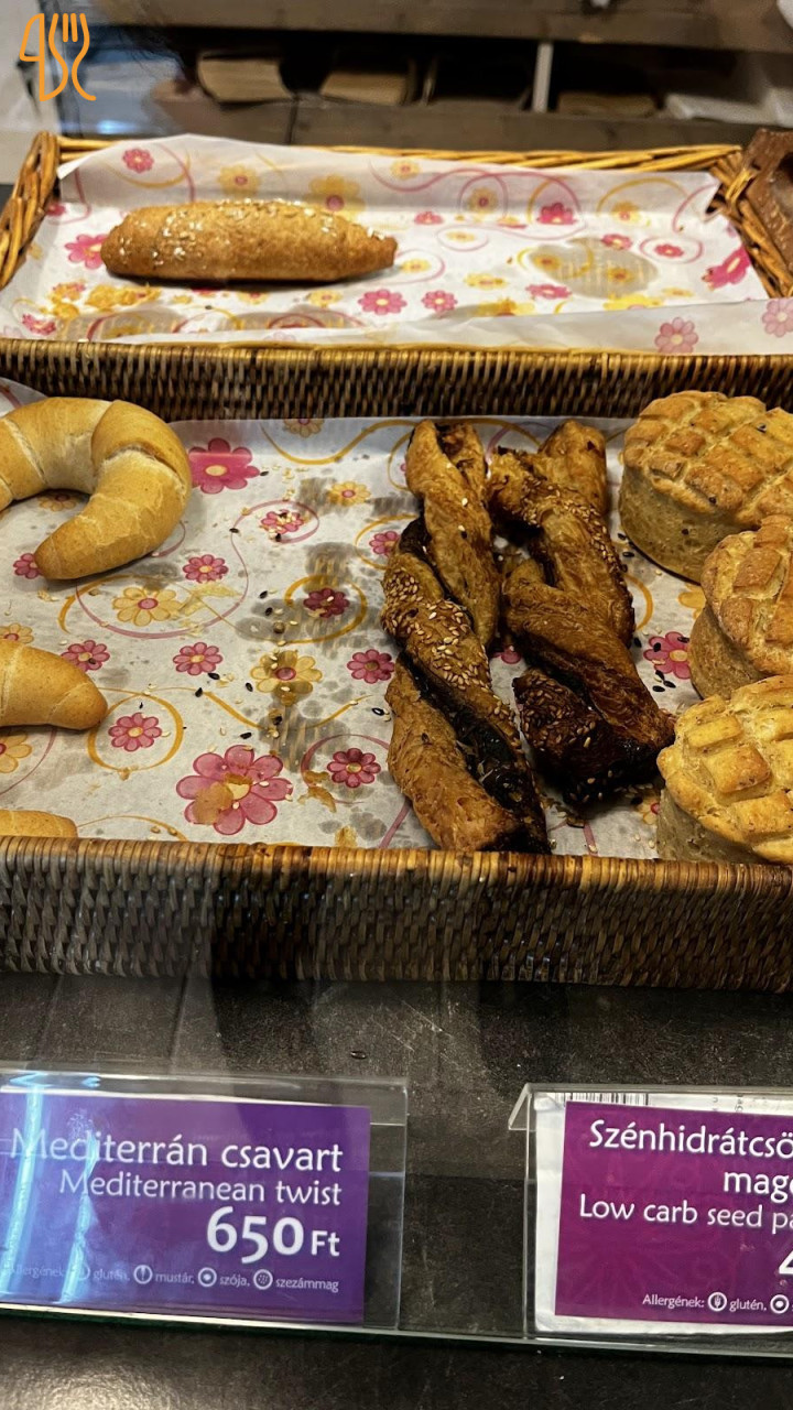 Napfényes Cukrászda és Pékség Vegán, Tejmentes és Gluténmentes Torták, Sütemények és ételek Étlap