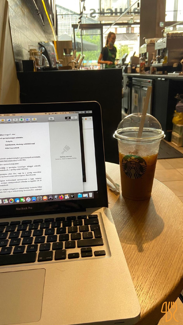 Starbucks Nyugati Étlap