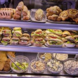 Napfényes Cukrászda és Pékség Vegán, Tejmentes és Gluténmentes Torták, Sütemények és ételek Bent