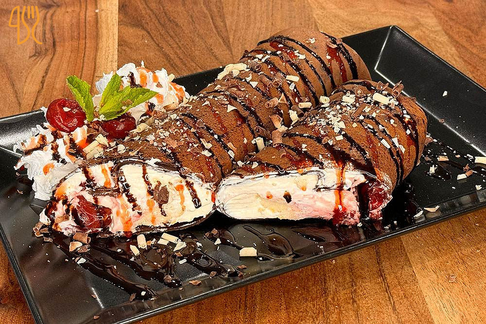 J&g Palacsintafaló • Giant Crepes Óriás Palacsinta Étel