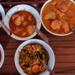 Zaiqa Eredeti Pakisztáni és Indiai ízek Halal حلال Étel