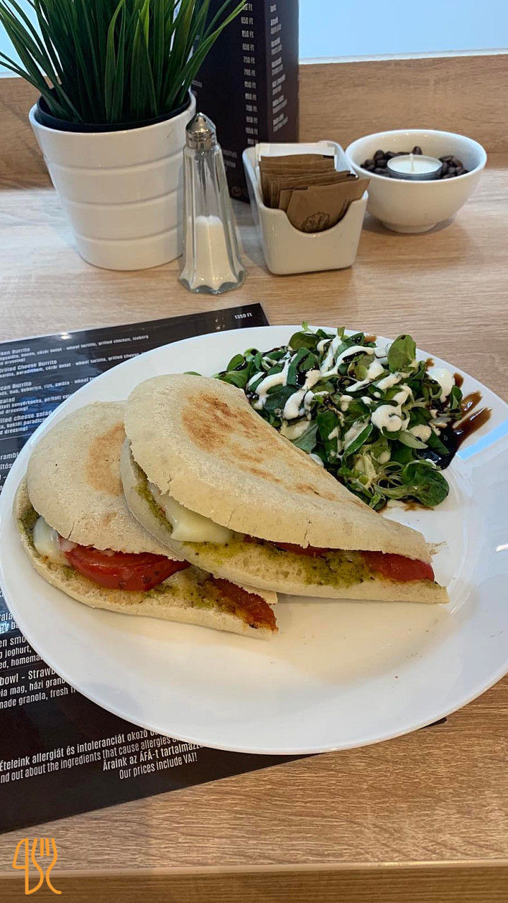Cafe Injoy Reggeliző étterem és Kávézó Étel