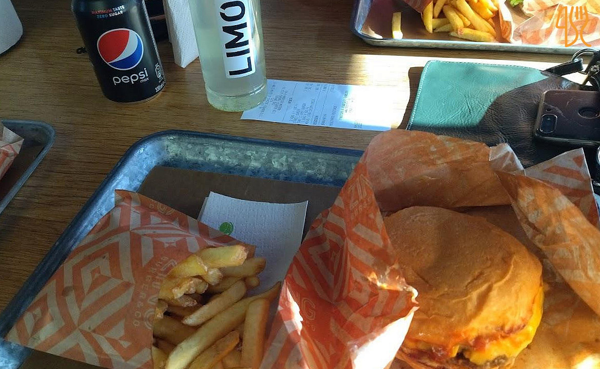Zing Burger Co. Garázs Étel