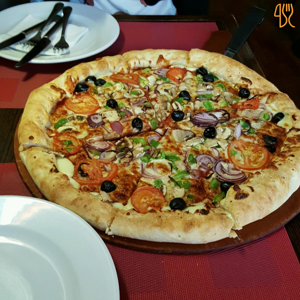 Pizza Hut Arena Plaza Budapest Étel