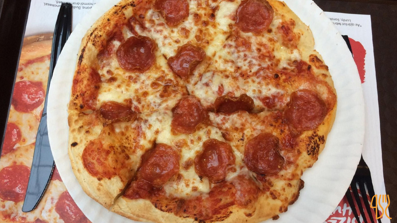 Pizza Hut Arena Plaza Budapest Étel