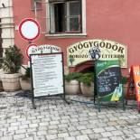 Gyogygoedoer Borozo Étel