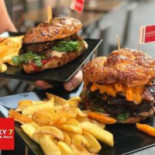 Lucky 7 Burgers Étel