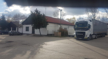 Nemedi Csarda outside