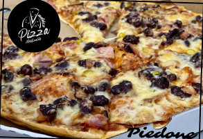 Varazs Pizza food