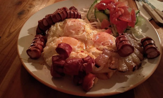 Atlantisz Pizzeria food