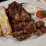 Classic Grill Szerb Étterem Étel