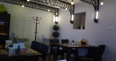 Forum Bistro étterem,pizza,hamburger, Street Food, Hot Dog inside
