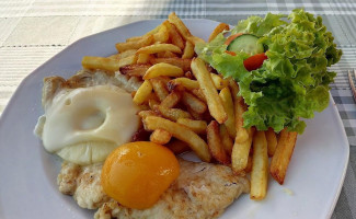 Tó Vendéglő food