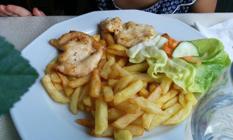 Tó Vendéglő food