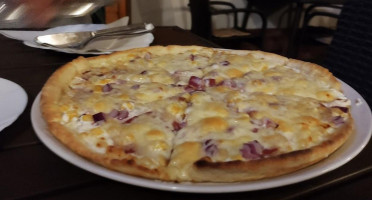 Pepita Kertvendéglő és Pizzéria food