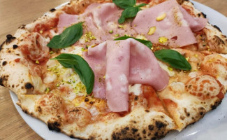 Il Monte Pizzéria food