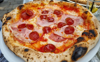 Il Monte Pizzéria food