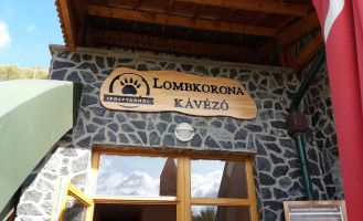 Lombkorona Kávézó Étterem outside