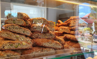 G&d Kézműves Cukrászda és Pékség Balatonkenese food