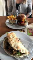 Giorgi Pizzéria és Étterem food