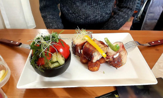 Giorgi Pizzéria és Étterem food