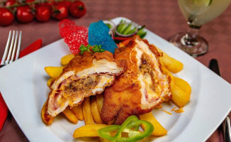Kék Duna Vendéglő Étterem food