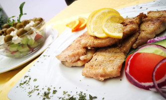 Kék Duna Vendéglő Étterem food