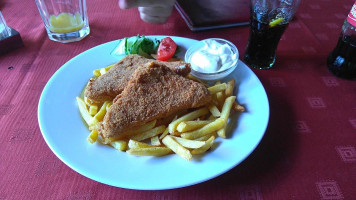 Korona és Étterem food