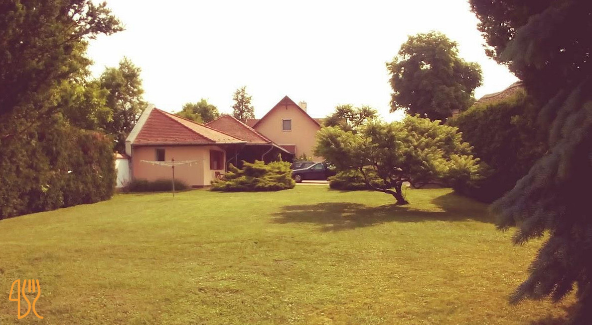 Korona Étterem Panzió Kint