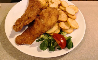 Várvölgy Vendéglő food