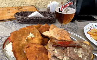 Várvölgy Vendéglő food