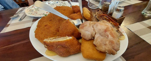 Várvölgy Vendéglő food