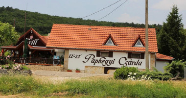 Paphegyi Csárda outside