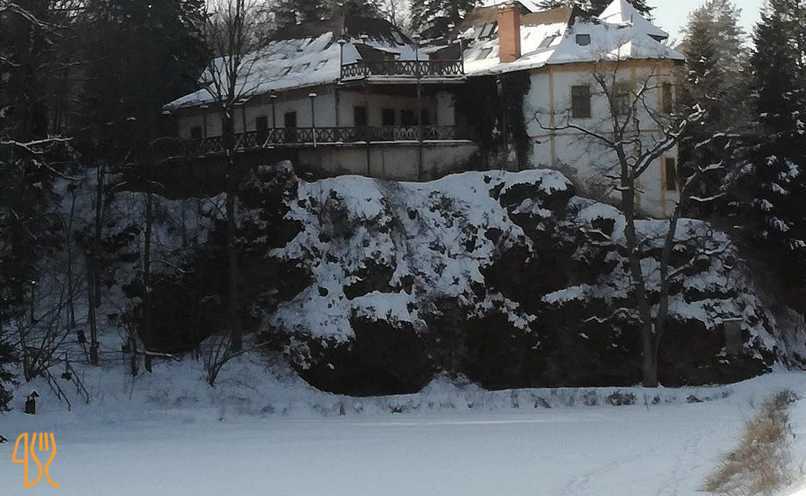 Kőkapu Vadászkastély és Apartments Kint