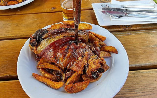 Tó Csárda food
