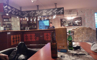 R-café inside