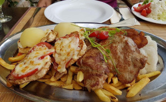 Diófa Étterem food