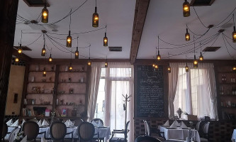 Fuette Bistro inside