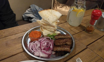 Kiràly Street Bistro food