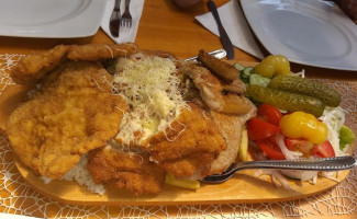 Rózsakert Étterem és Kávézó food