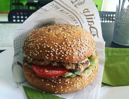 Békési Burger Bár food