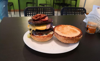 Békési Burger Bár food