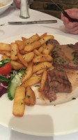 Nem Adom Fel Kávézó és Étterem food