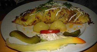Vöröskő Kisvendéglő food