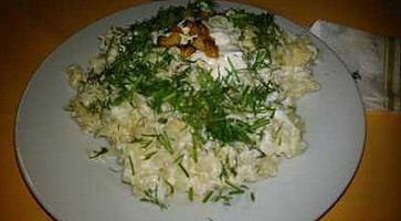 Vöröskő Kisvendéglő food
