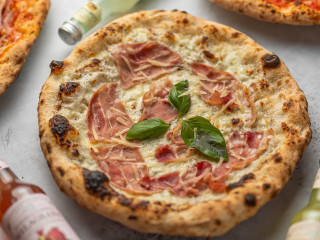 Park. Pizza More