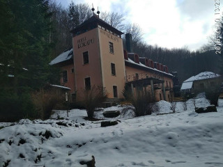 Kőkapu Vadászkastély és Apartments